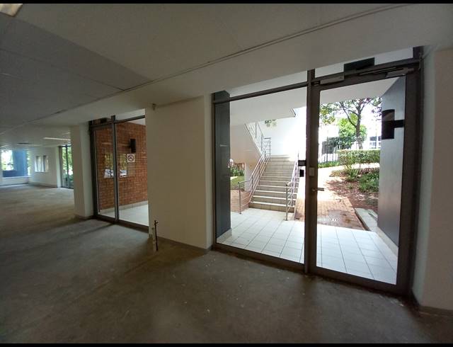 674M² OFFICE TO LET IN BRYANSTON